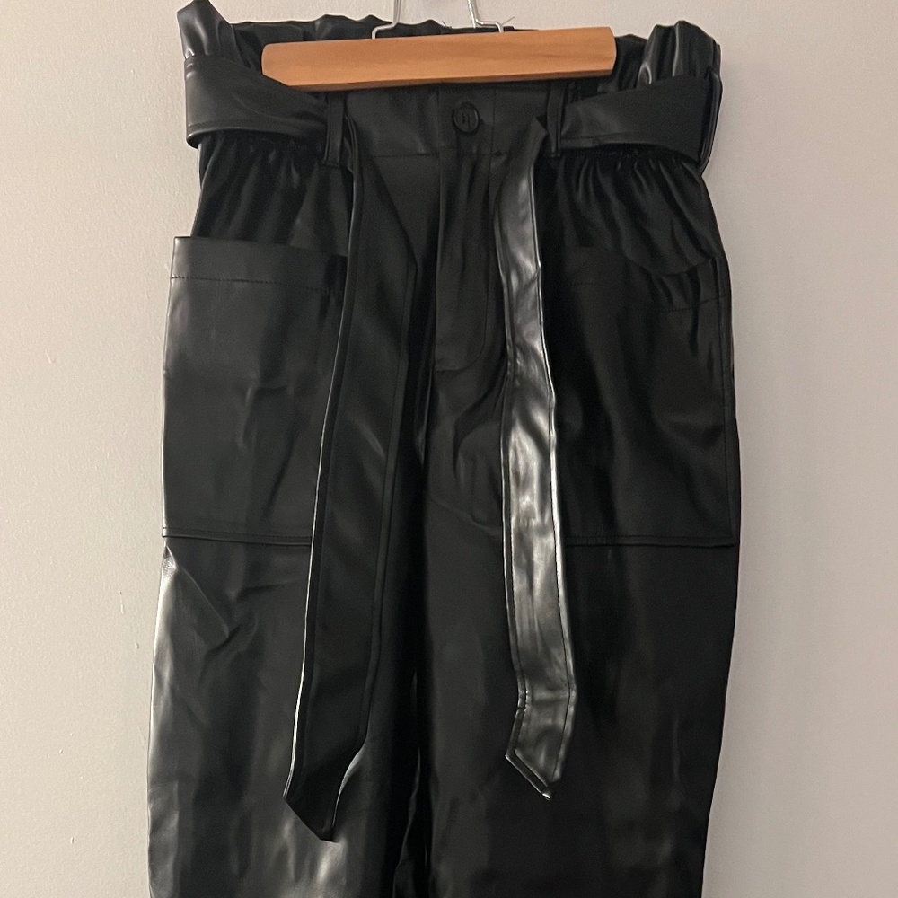 JustFab Black Faux Leather Paperbag Trousers (Small)